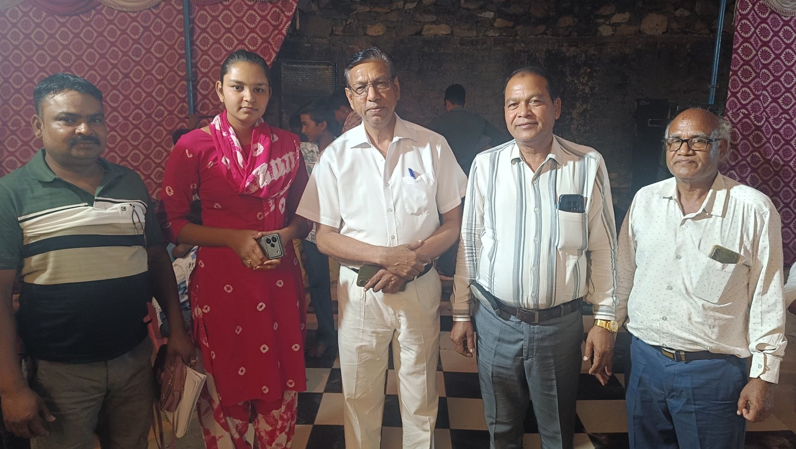 सुंदरनगर इंदरगढ़ में मिली बहन को यूपीएससी की तैयारी करने पर संस्था द्वारा बहुत बहुत बधाई दी गई।